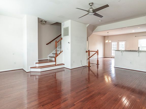 5th image of 244 Macdonald Ave