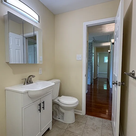 Update Bath w/ Ceramic Tile Floor