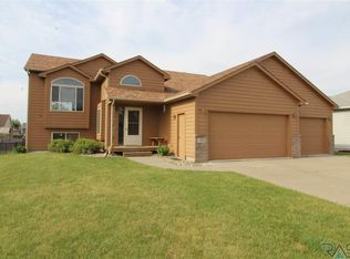 7709 W Regina St, Sioux Falls, SD 57106