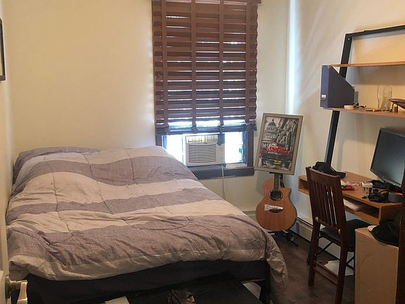 2nd Bedroom with queen bed