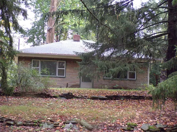 430 Barker St, Girard, PA 16417