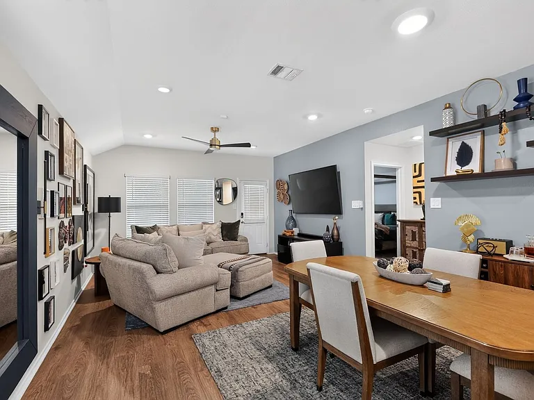 251 Levi Lndg — Photo 13
