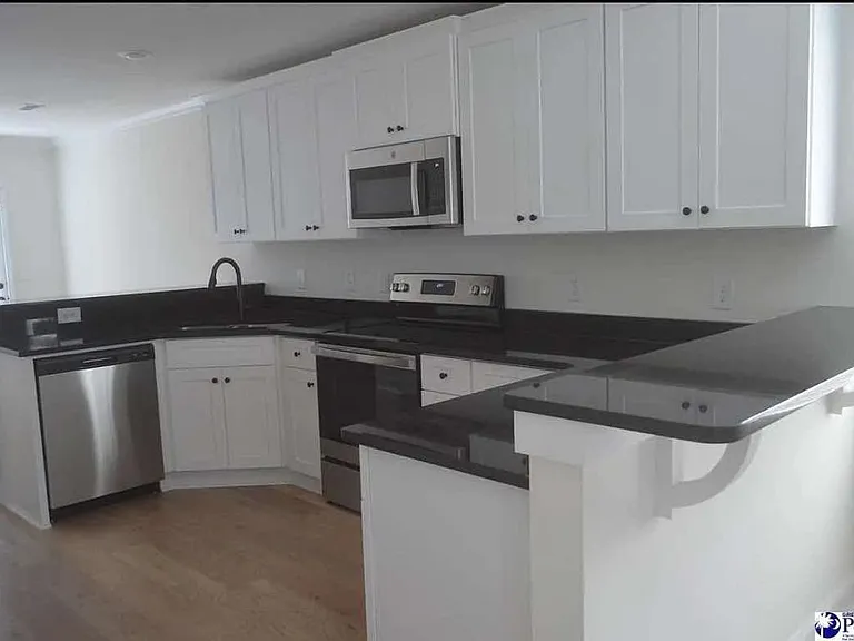 1321 Egrets Point — Photo 2