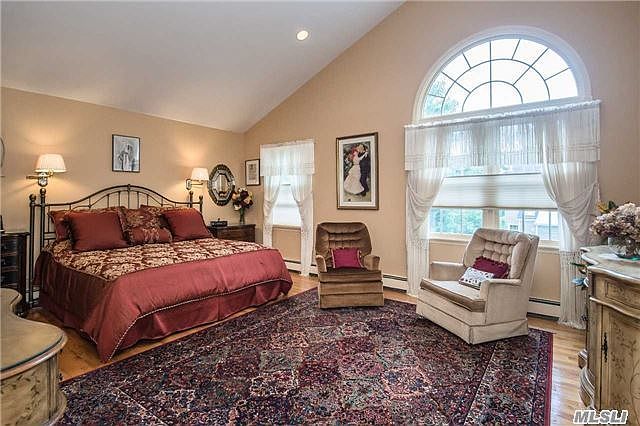 1st image of 51 Morris Ave