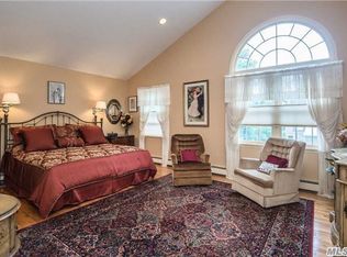 51 Morris Ave, Malverne, NY 11565
