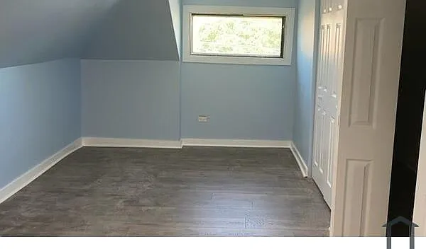 7722 S May St — Photo 5