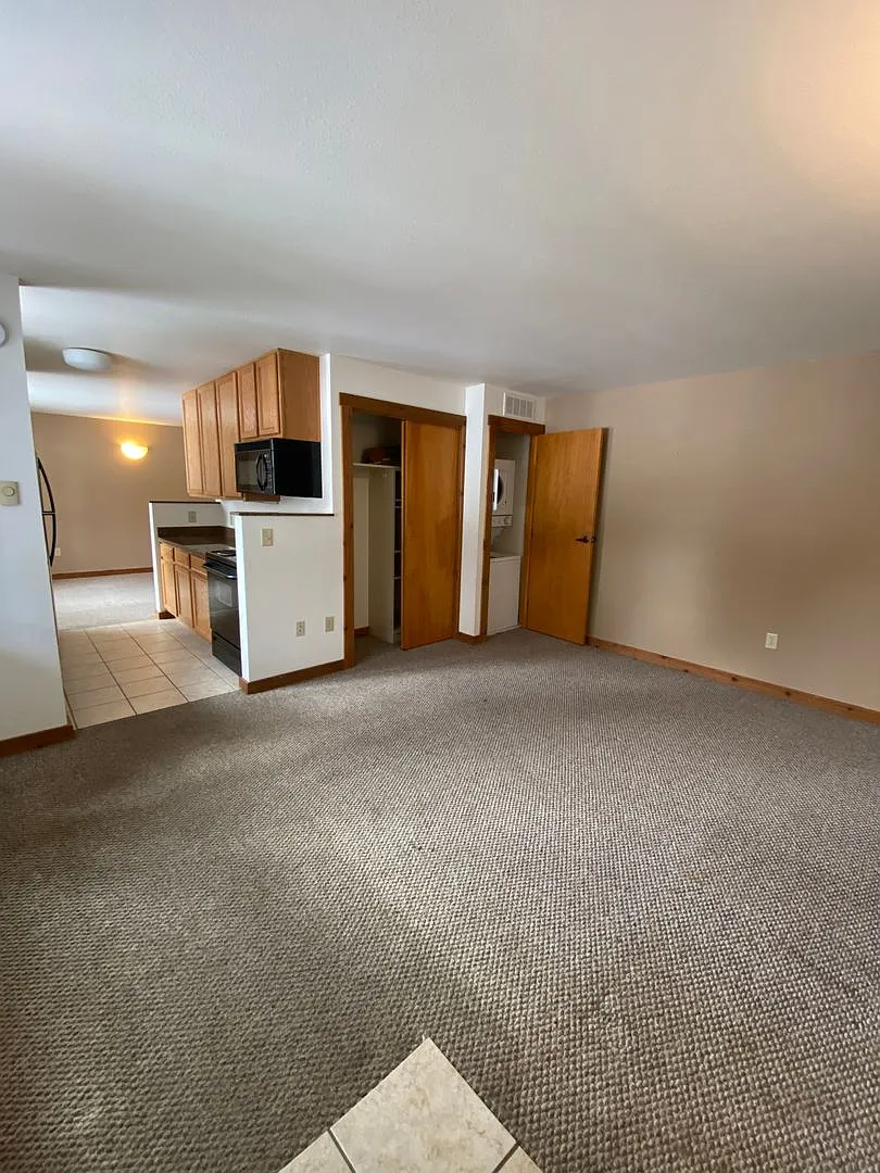 Lease Takeover Pet Friendly (1 dog only) Ponds Studio — Photo 2