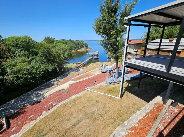 411 N Lake Shore Cir, Bridgeport, TX 76426