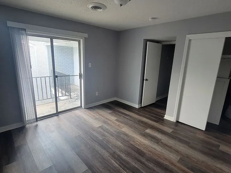 225 W McDowell Rd — Photo 59