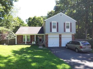 8231 Woodstown Ct, Springfield, VA 22153