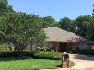 1400 Country Club Rd, Arlington, TX 76013