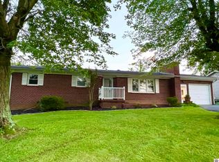 214 E 20th St, Benton, KY 42025