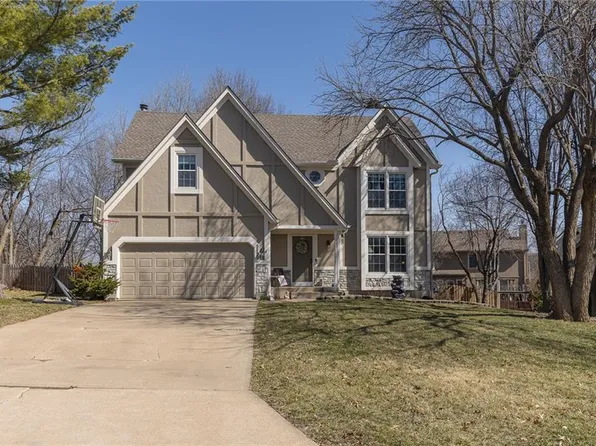 5129 Roberts St, Shawnee, KS 66226