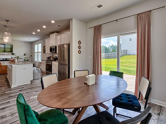5th image of 171 Summer Orchard Dr
