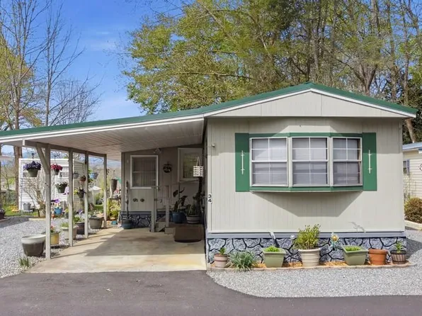 34 Tokumto St, Franklin, NC 28734