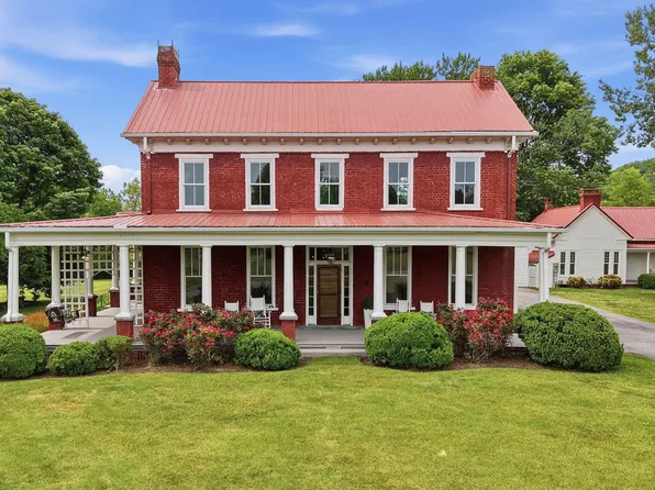 240 Maplehurst Ln, Bluff City, TN 37618