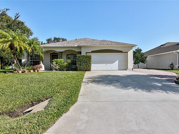 3rd image of 1302 Coverbrook Ln