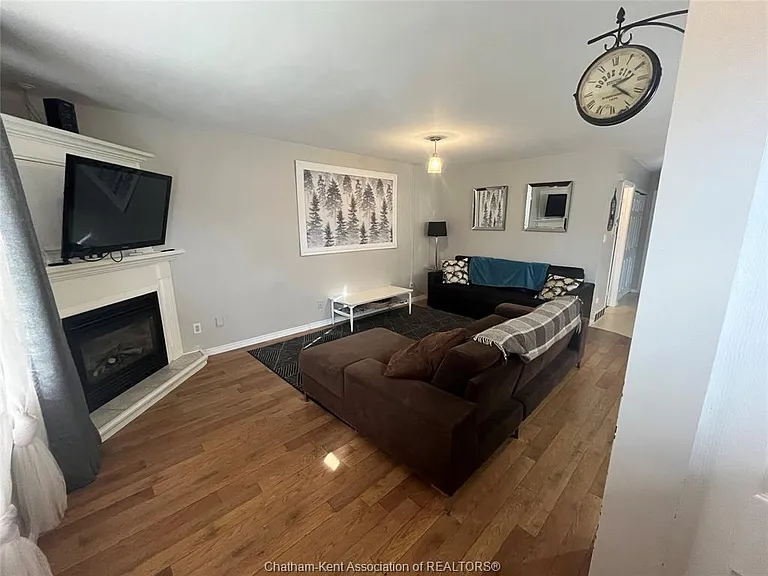 56 Mulberry Ct — Photo 3
