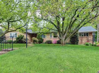 223 Avon Dr, Carlisle, PA 17013