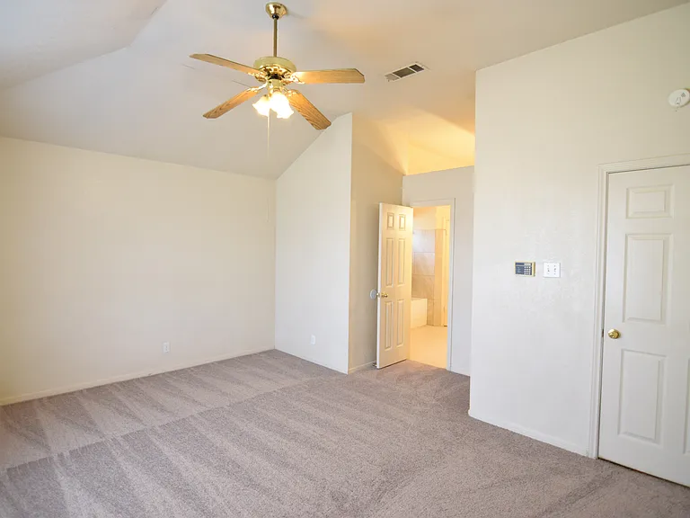 4201 Carolyn Dr — Photo 11
