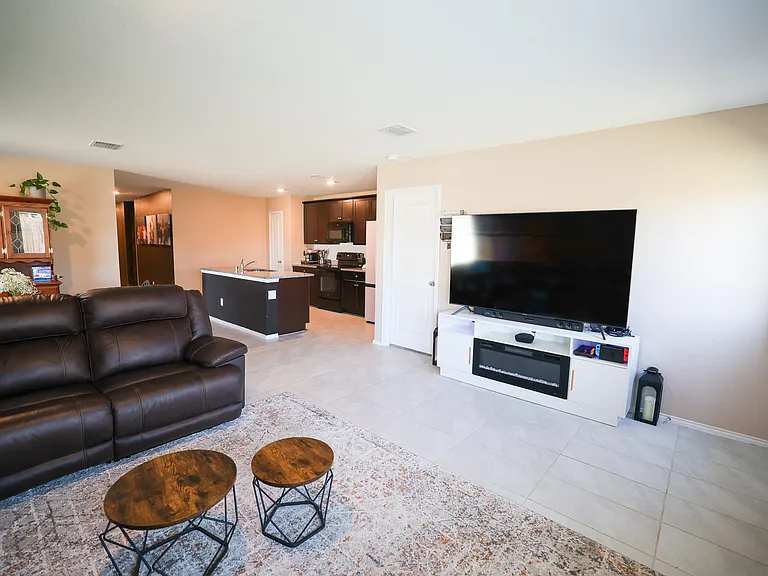 1361 Beach Dr — Photo 25