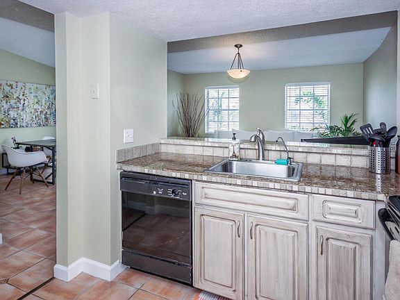 3rd image of 1050 Lake Shore Dr APT 105