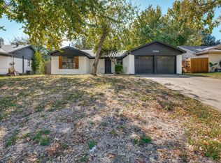 1304 Trammell Dr, Benbrook, TX 76126