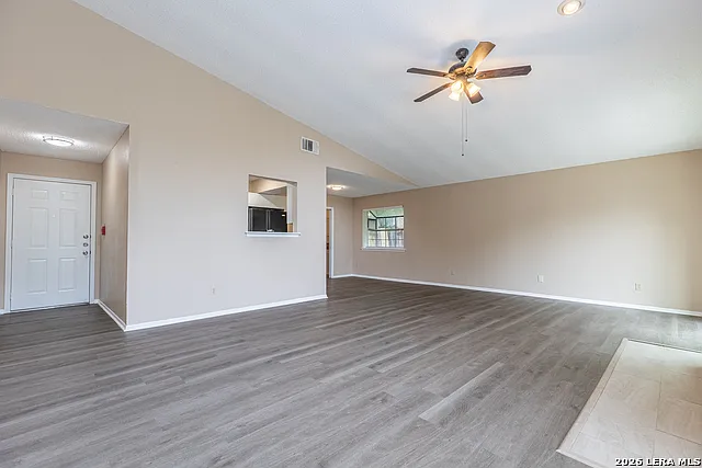 5814 Pineway St — Photo 4