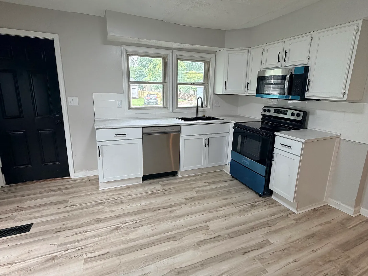 2 bed, 960 sqft, $900 — Photo 4