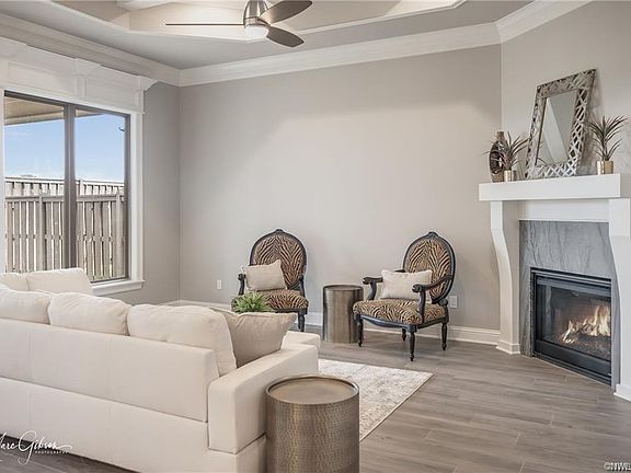 5th image of 467 Stacey Ln #4
