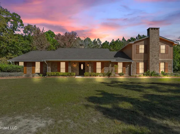 1410 Bay Ridge Dr, Gautier, MS 39553