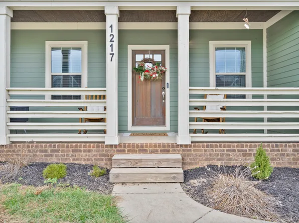 1217 Leaf Ln, Ashland City, TN 37015