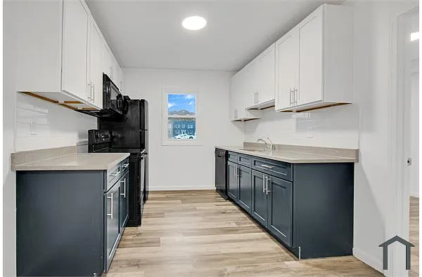 Building Photo - 359 Sheffield Ave #F