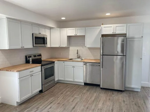 104 E Maple St #4, Holly, MI 48442