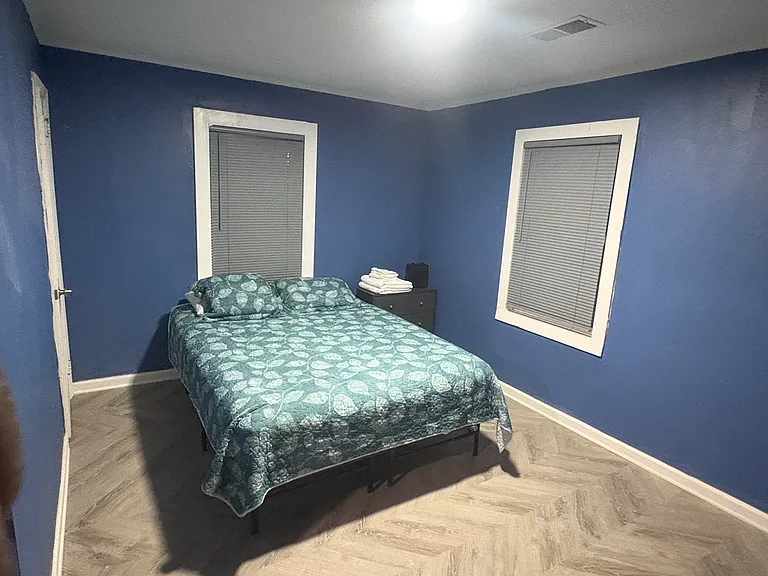 537 W Lake Ave NW #A — Photo 5