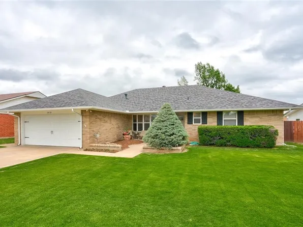 3404 N Ridgewood Dr, Midwest City, OK 73110