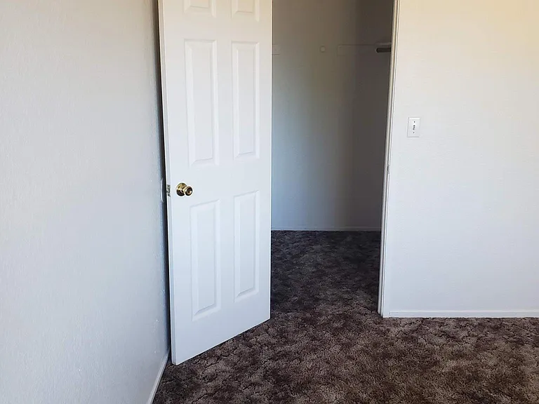 3245 Sanbury Cir — Photo 15