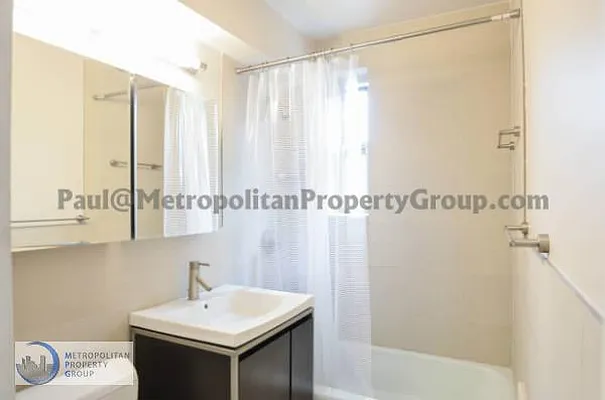 Rented by Metropolitan Property Group | media 3
