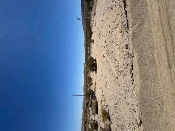 17 Woodward Ave, Twentynine Palms, CA 92277
