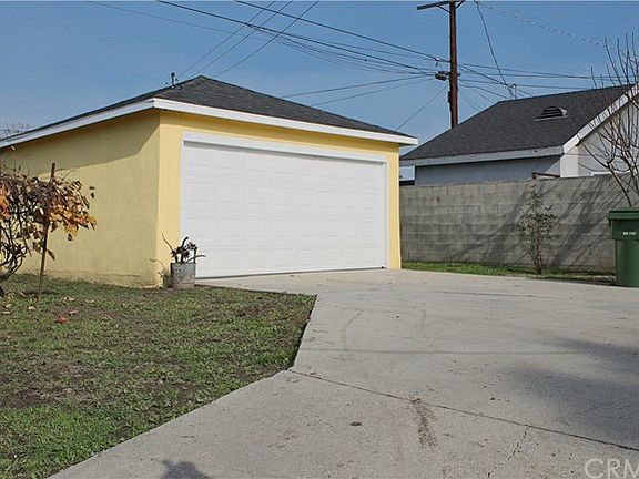 4th image of 903 E 109th St