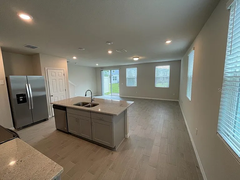 407 Legacy Loop — Photo 7