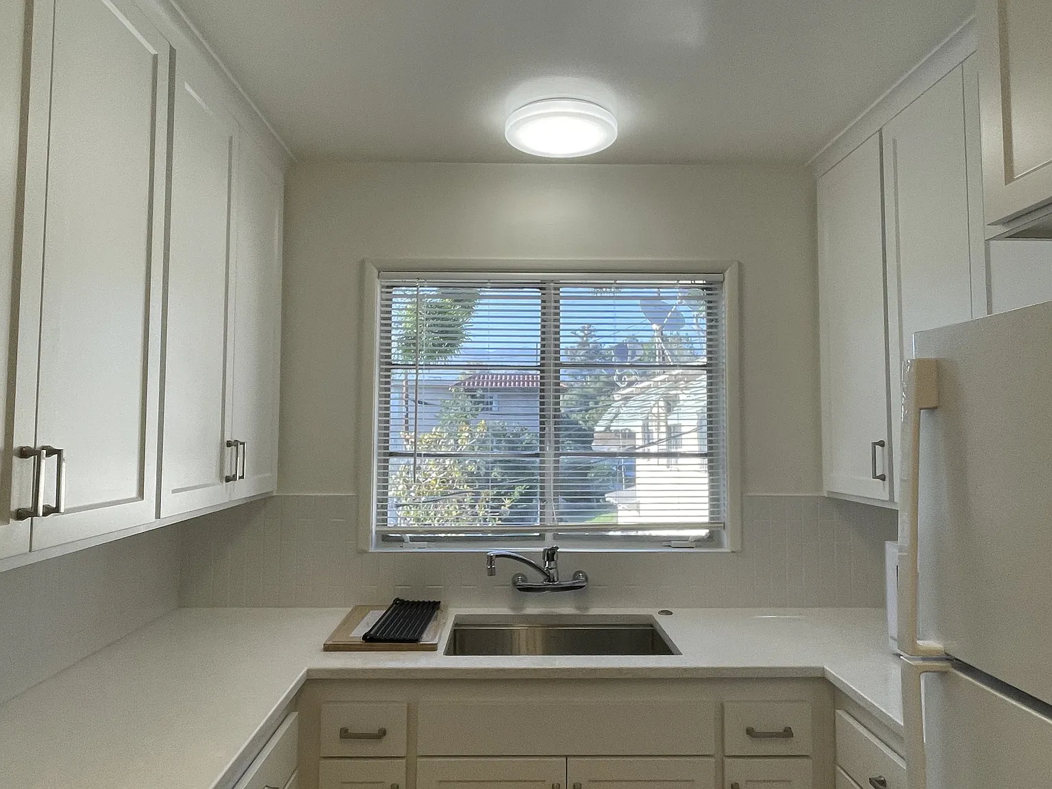2 bed, 950 sqft, $2,675 — Photo 3