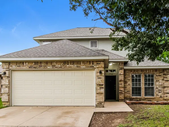 1753 Overland St, Fort Worth, TX 76131