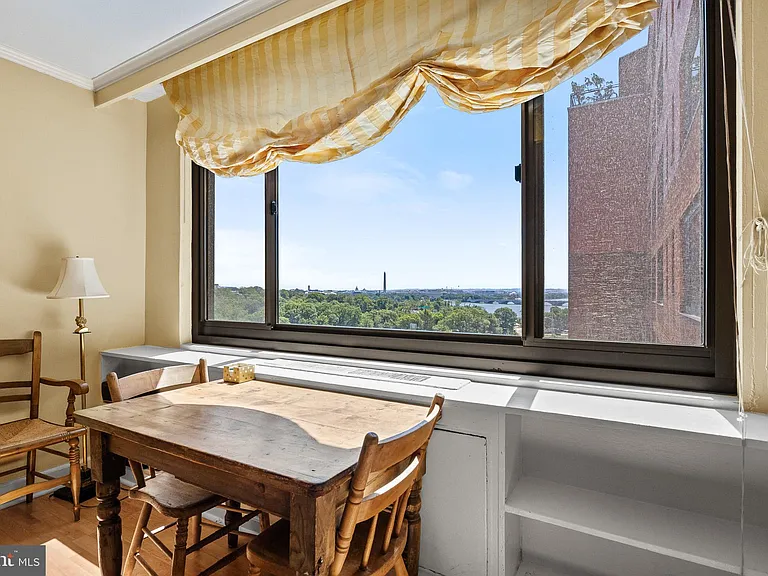 1021 Arlington Blvd #824 — Photo 7