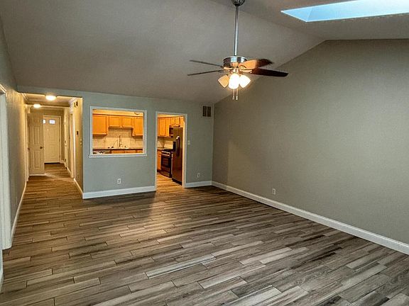 5th image of 508 Brookshire Way