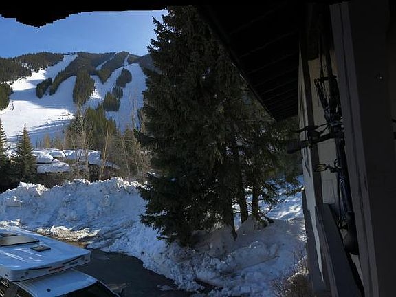 2 on site permitted parking spaces