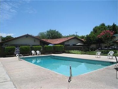 2nd image of 6338 N Maroa Ave APT 104