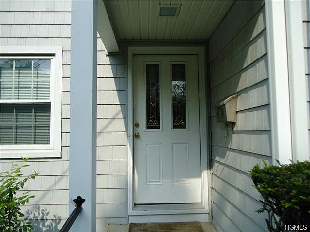 2nd image of 123 Valley Rd APT E