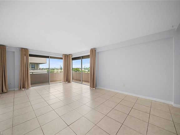 4th image of 4807 Sunset CT #405