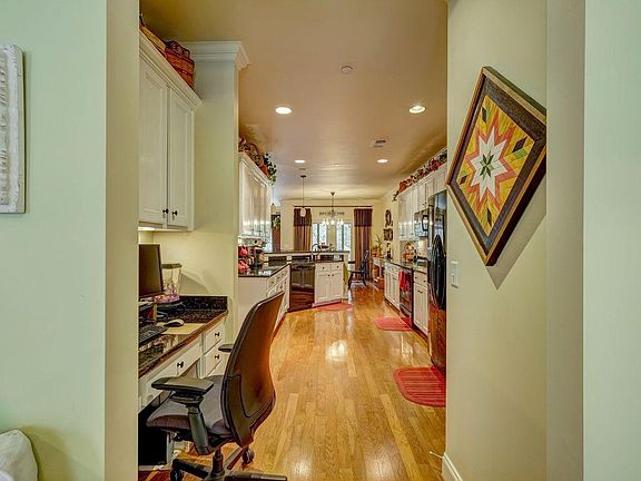 5th image of 4584 Sawmill Pl
